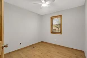 8635 Oakland Ave S, Bloomington, MN 55420 - Photo 16