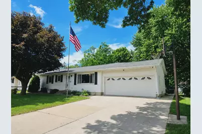 1204 8th Street SE, Waseca, MN 56093 - Photo 1