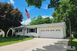 1204 8th St SE, Waseca, MN 56093 - Photo 1