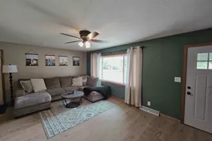 1204 8th St SE, Waseca, MN 56093 - Photo 6