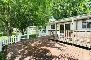 1204 8th St SE, Waseca, MN 56093 - Photo 4