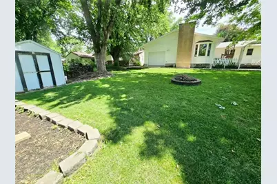 1204 8th Street SE, Waseca, MN 56093 - Photo 2