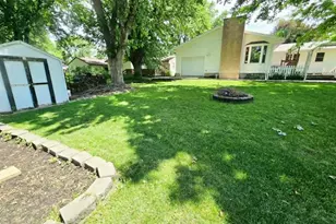 1204 8th St SE, Waseca, MN 56093 - Photo 2