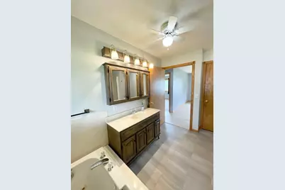 212 Eastern Avenue S, Comfrey, MN 56019 - Photo 26