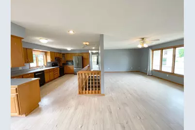 212 Eastern Avenue S, Comfrey, MN 56019 - Photo 10