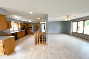 212 Eastern Ave S, Comfrey, MN 56019 - Photo 10