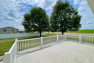 212 Eastern Ave S, Comfrey, MN 56019 - Photo 4
