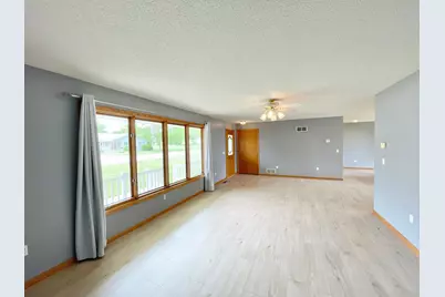 212 Eastern Avenue S, Comfrey, MN 56019 - Photo 8