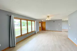 212 Eastern Ave S, Comfrey, MN 56019 - Photo 8