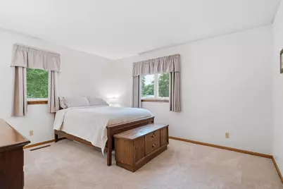 980 Lydia Avenue W, Roseville, MN 55113 - Photo 16