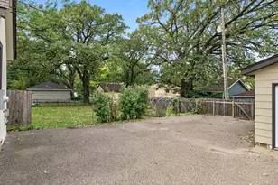 7418 Edgebrook Dr, Saint Louis Park, MN 55426 - Photo 36