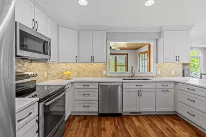 181 Cascade Court, Chanhassen, MN 55317 - Photo 18