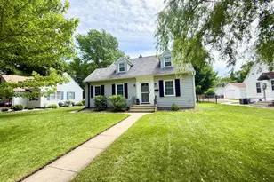 1111 Cedar St, Alexandria, MN 56308 - Photo 2