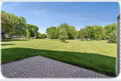 9558 Kingsview Lane N, Maple Grove, MN 55369 - Photo 16