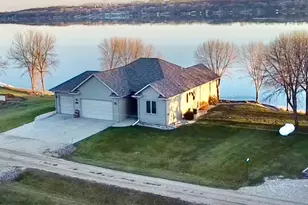 83987 Ridge Creek Dr, Clinton, MN 56278 - Photo 2