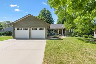 1417 Fairway Dr, Faribault, MN 55021 - Photo 2