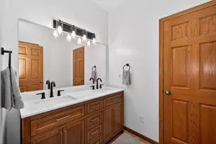 8018 Aquarius Dr, Fargo, ND 58104 - Photo 18