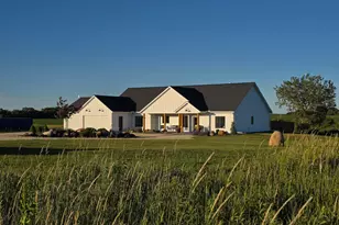 10319 30 Hwy SW, Hayfield, MN 55940 - Photo 1