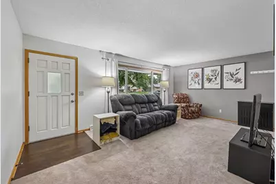 10121 96th Place N, Maple Grove, MN 55369 - Photo 6