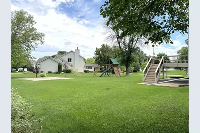 8658 Upland Lane N, Maple Grove, MN 55311 - Photo 4