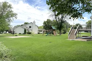 8658 Upland Ln N, Maple Grove, MN 55311 - Photo 4