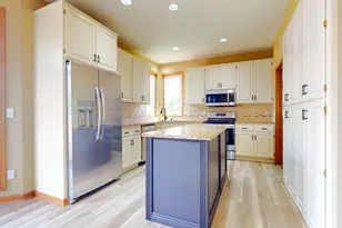 8658 Upland Ln N, Maple Grove, MN 55311 - Photo 24