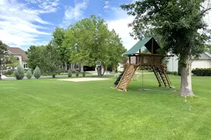 8658 Upland Ln N, Maple Grove, MN 55311 - Photo 8