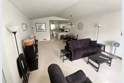 1700 Carriage Homes Drive SW #B, Austin, MN 55912 - Photo 4