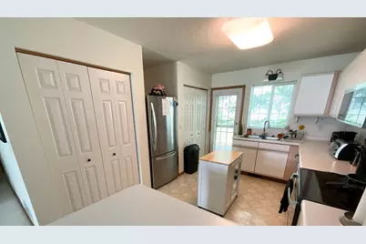 1700 Carriage Homes Drive SW #B, Austin, MN 55912 - Photo 8