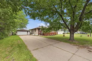 6319 Unity Ave N, Brooklyn Center, MN 55429 - Photo 2