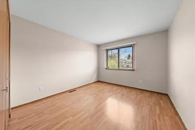 1604 Helmo Avenue N, Oakdale, MN 55128 - Photo 22