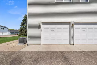 1604 Helmo Avenue N, Oakdale, MN 55128 - Photo 30