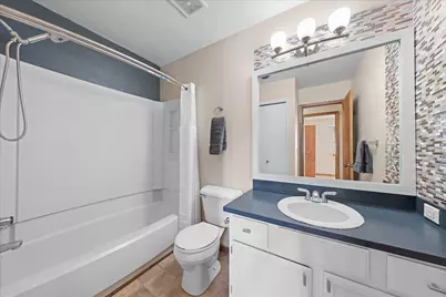 1604 Helmo Avenue N, Oakdale, MN 55128 - Photo 16