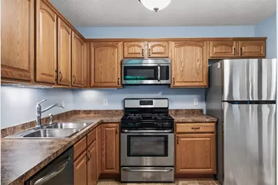 9609 Lonsdale Circle, Minnetonka, MN 55305 - Photo 8