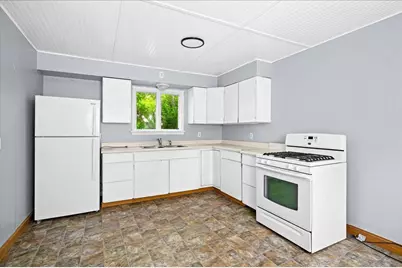 720 N 23rd Avenue W, Duluth, MN 55806 - Photo 2