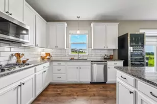 4647 Copper Rdg Dr, Woodbury, MN 55129 - Photo 14