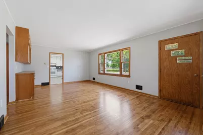 821 Ash Avenue, Bird Island, MN 55310 - Photo 10