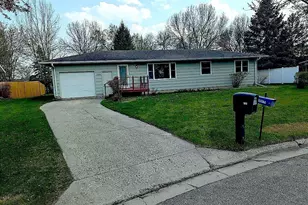 106 Circle Dr, Thief River Falls, MN 56701 - Photo 1