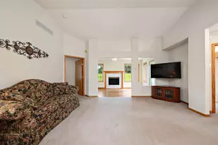 8521 Telford Ln, Brooklyn Park, MN 55443 - Photo 4