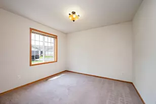 8521 Telford Ln, Brooklyn Park, MN 55443 - Photo 16
