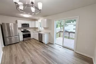 546 Hazel St N, Saint Paul, MN 55119 - Photo 2