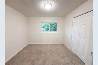 546 Hazel Street N, Saint Paul, MN 55119 - Photo 10