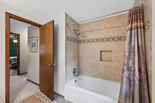 2818 1st St N, North Saint Paul, MN 55109 - Photo 28