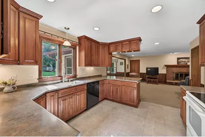 2818 1st Street N, North Saint Paul, MN 55109 - Photo 10