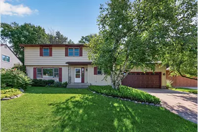 2818 1st Street N, North Saint Paul, MN 55109 - Photo 2