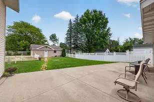 811 Broadway Ave, Wabasha, MN 55981 - Photo 38