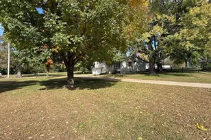108 Division St W, Brownton, MN 55312 - Photo 2