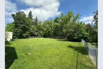 1205 Greenwood Street E, Thief River Falls, MN 56701 - Photo 10