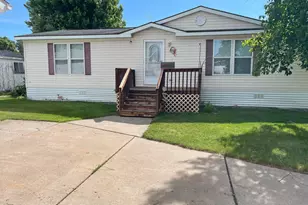 708 1st St E, Milaca, MN 56353 - Photo 8