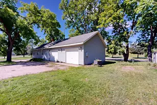 117 Ella Ave NE, Willmar, MN 56201 - Photo 36